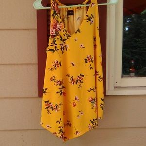 XL Beautiful Flowy Floral Yellow Tank